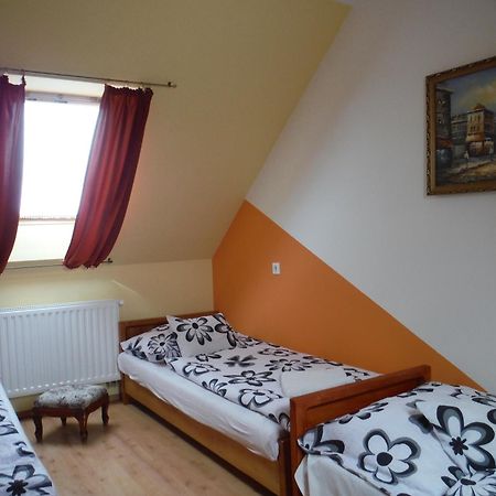 Kertvarosi Vendeghaz Orosháza Zimmer foto